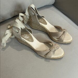 Michelle D Cream and Tan Espadrille Sandals
